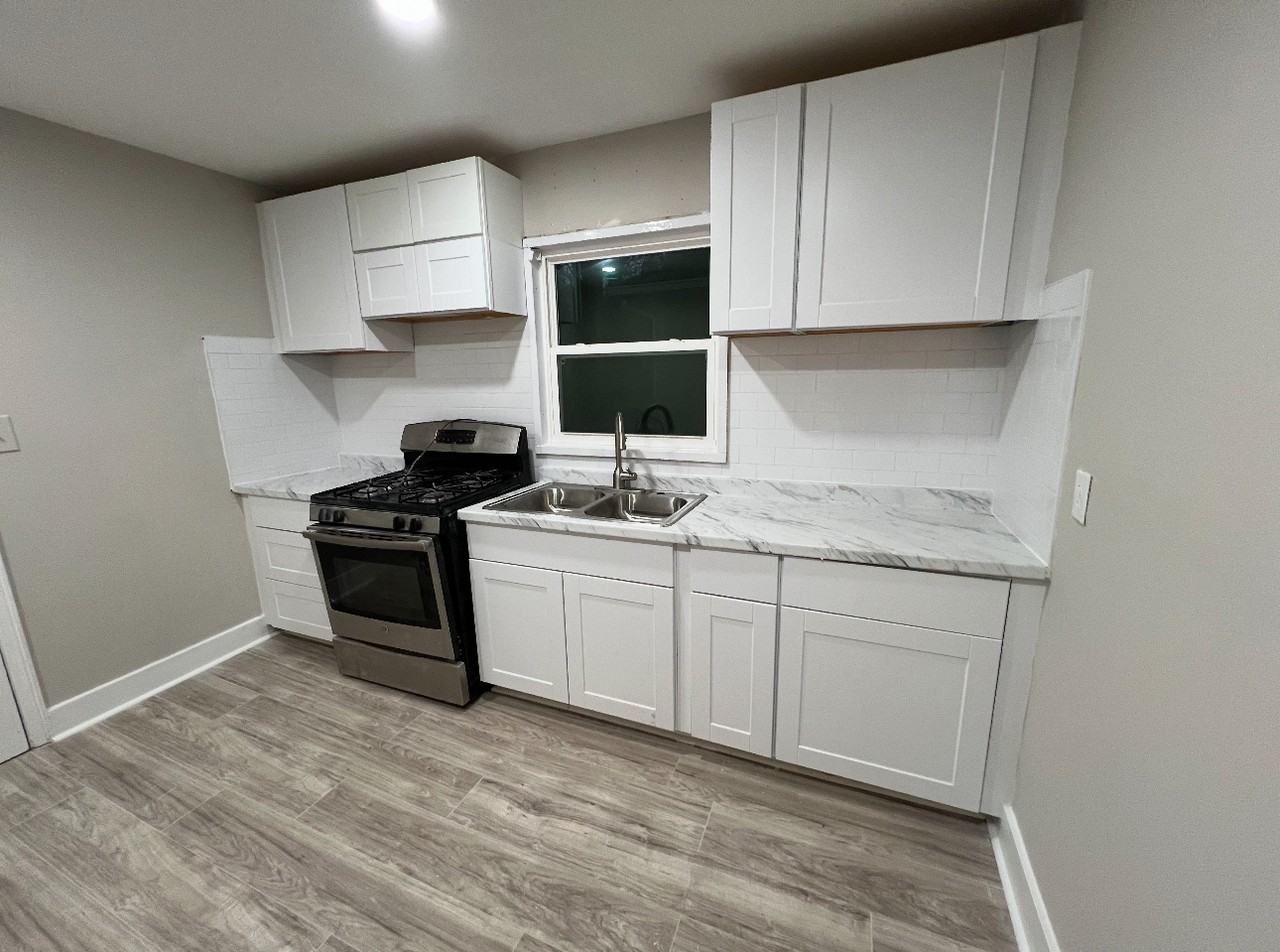 745 Yale Place Southwest - Photo 2 of 4