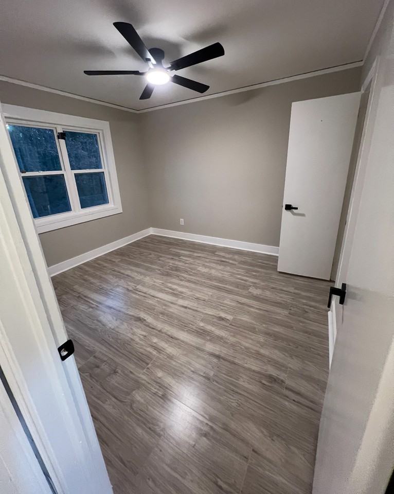 745 Yale Place Southwest - Photo 4 of 4