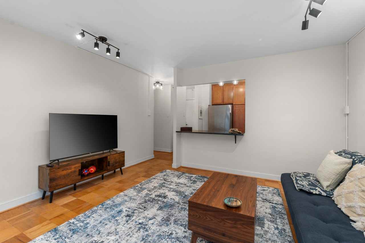 1260 21st St Nw #208 - Photo 7 of 22