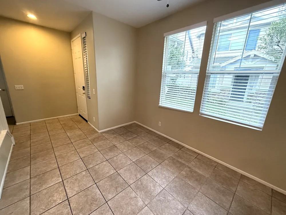 1232 Date Palm Dr - Photo 2 of 17