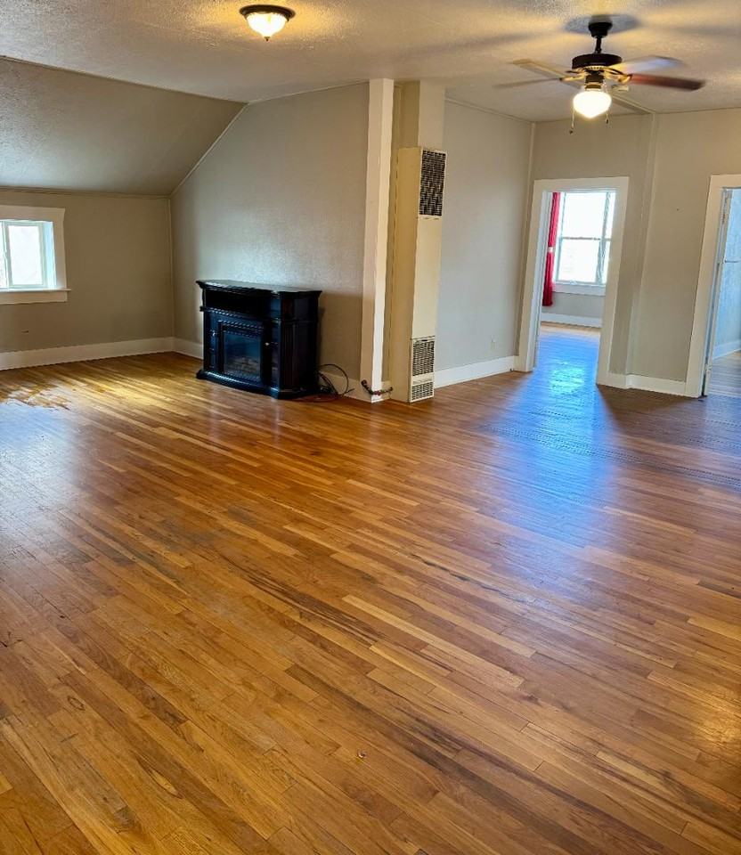 107 East Bridge Avenue - Photo 2 of 11