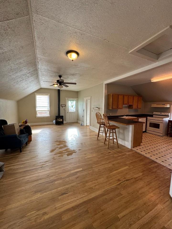 107 East Bridge Avenue - Photo 3 of 11