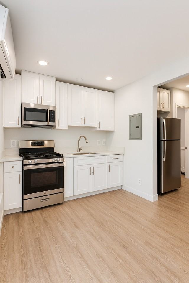 1171 North Wilton Place #5