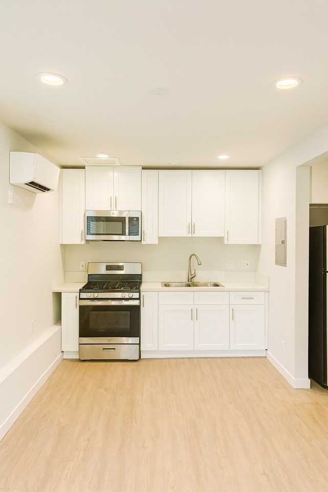 1171 N Wilton Pl #5 - Photo 4 of 9