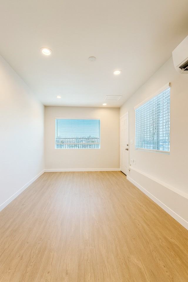 1171 N Wilton Pl #5 - Photo 2 of 9