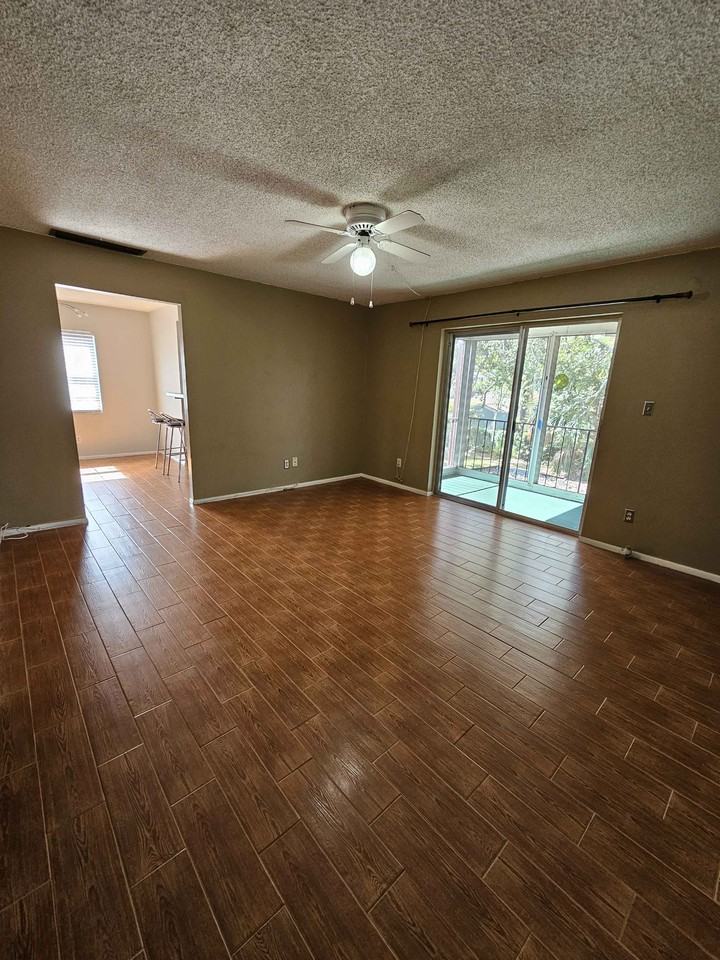 8490 13th St N #C - Photo 2 of 23