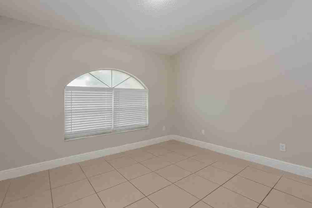 5176 Heatherstone Ct - Photo 3 of 16