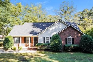 109 Colonial Cir - Photo 1 of 1