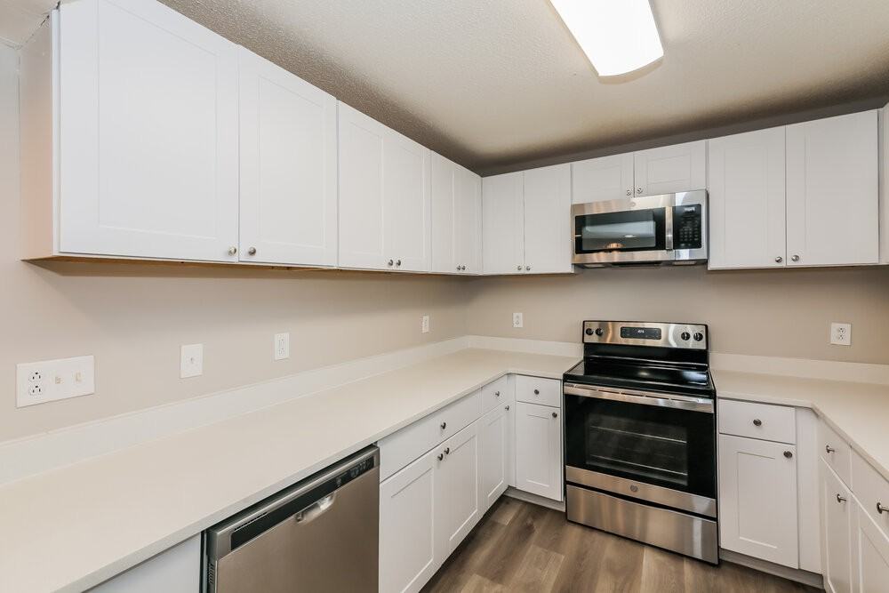 109 Colonial Cir - Photo 6 of 16