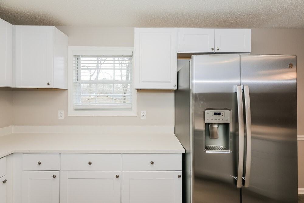 109 Colonial Cir - Photo 7 of 16