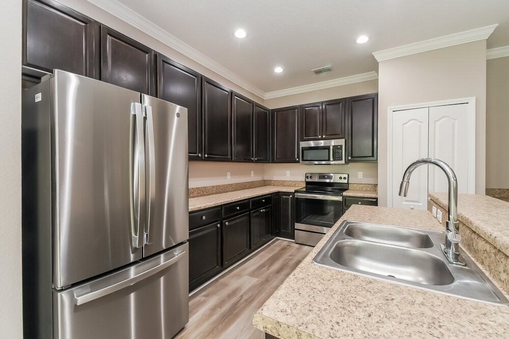 9325 Aplomado Cir - Photo 7 of 16