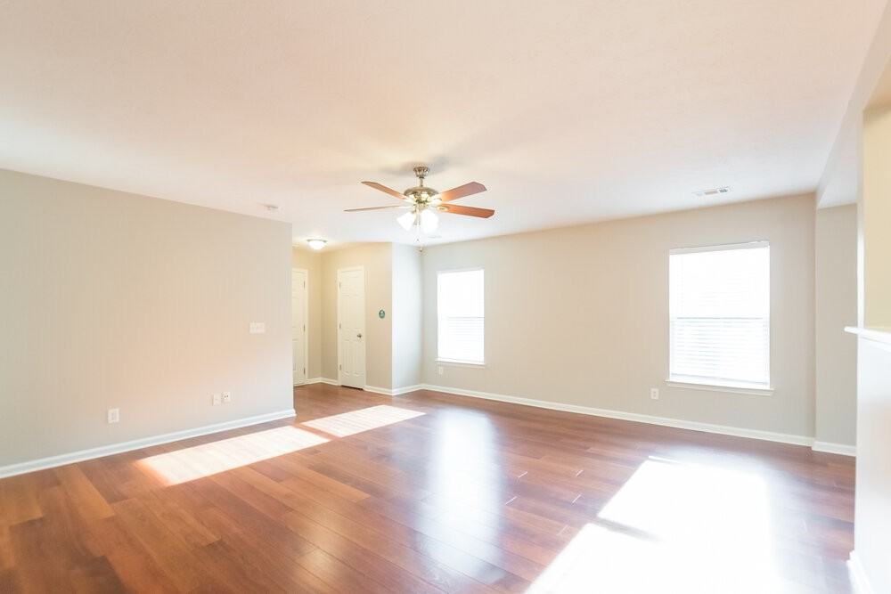 417 Autumn Creek Dr - Photo 3 of 16