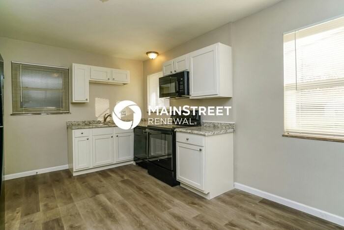 1646 Oakwood Ave - Photo 7 of 17