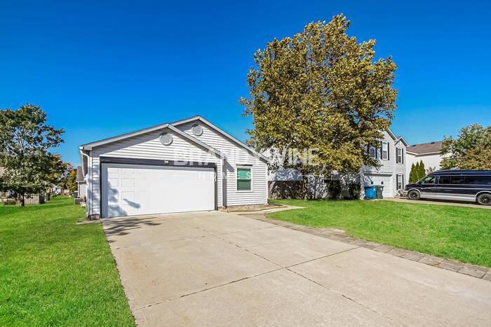 944 Streamside Dr - Photo 2 of 20