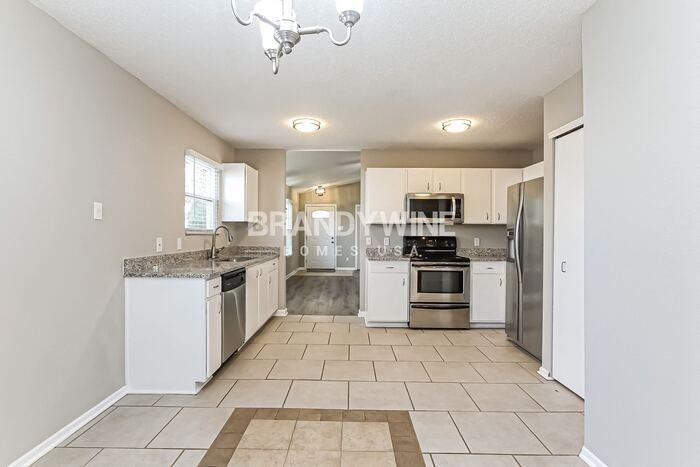 944 Streamside Dr - Photo 7 of 20