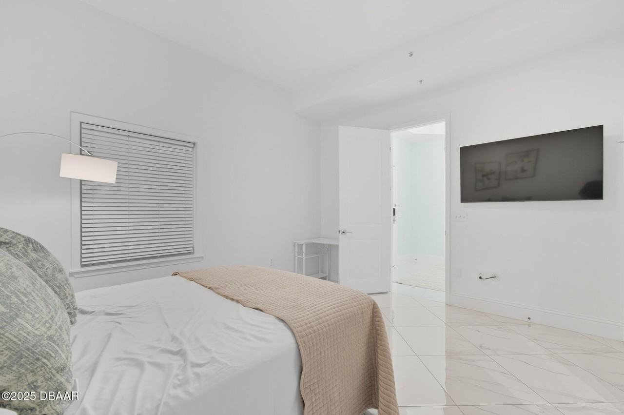 200 Ocean Crest Drive #1111 - Photo 6 of 50