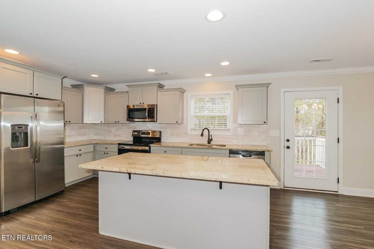 1033 Ruscello Drive - Photo 6 of 24