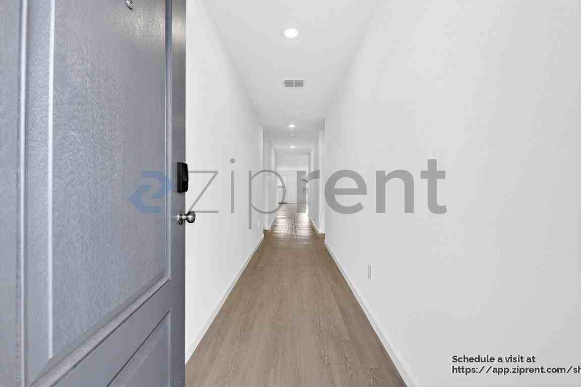 6813 Haines Dr - Photo 5 of 23