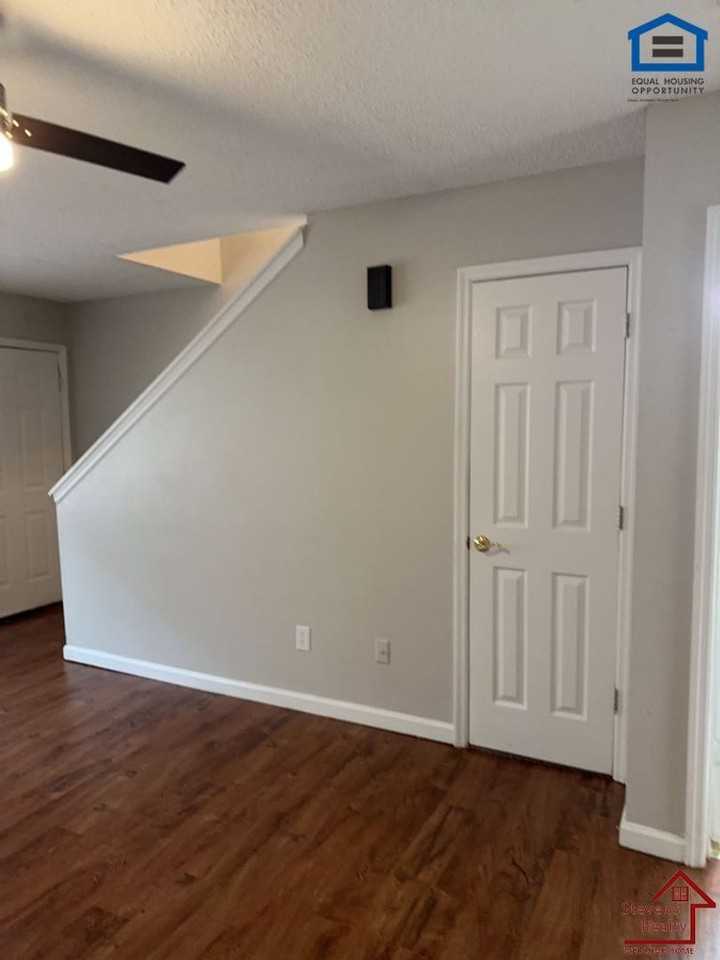 181 East Ave #1 - Photo 4 of 15