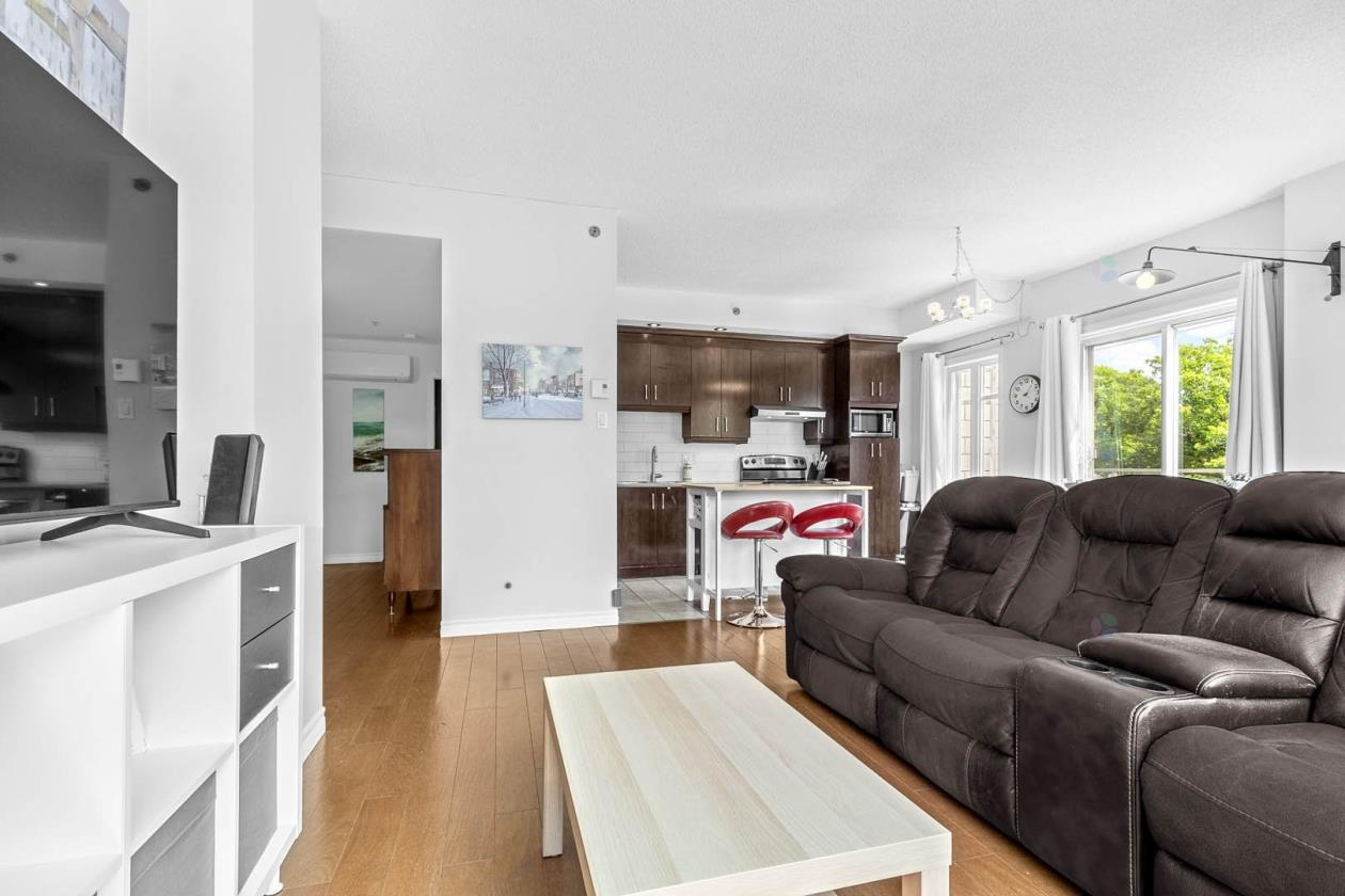 1035 Avenue Myrand #405 - Photo 5 of 22