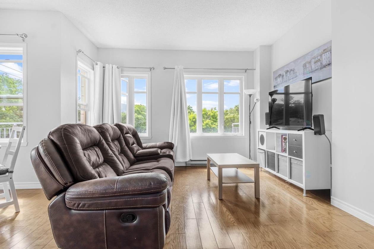 1035 Avenue Myrand #405 - Photo 6 of 22