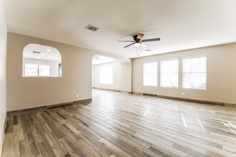 10548 W Angels Ln - Photo 3 of 16