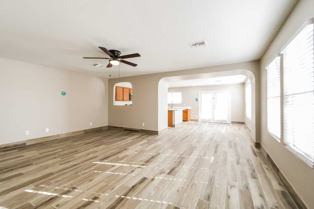 10548 W Angels Ln - Photo 4 of 16