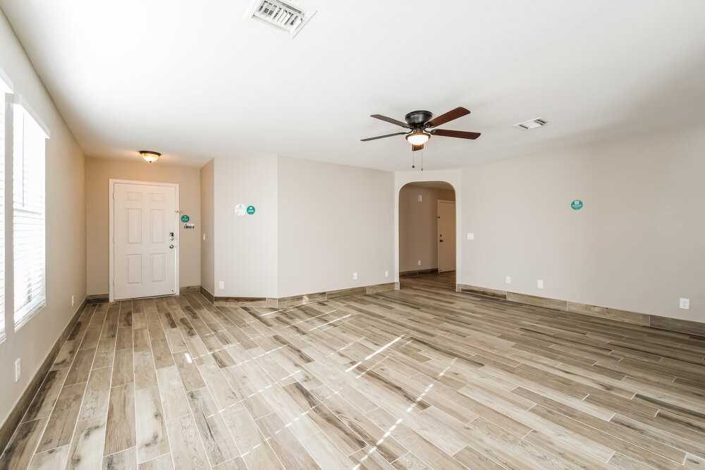 10548 W Angels Ln - Photo 5 of 16