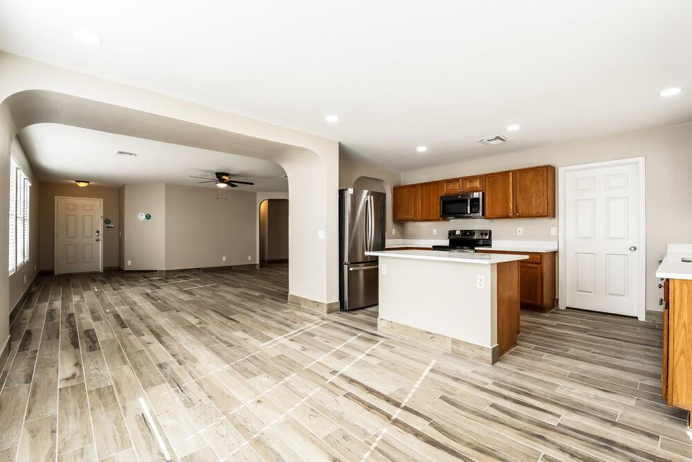 10548 W Angels Ln - Photo 6 of 16