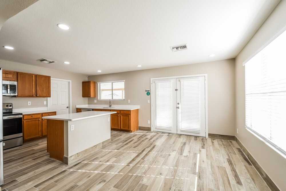 10548 W Angels Ln - Photo 7 of 16