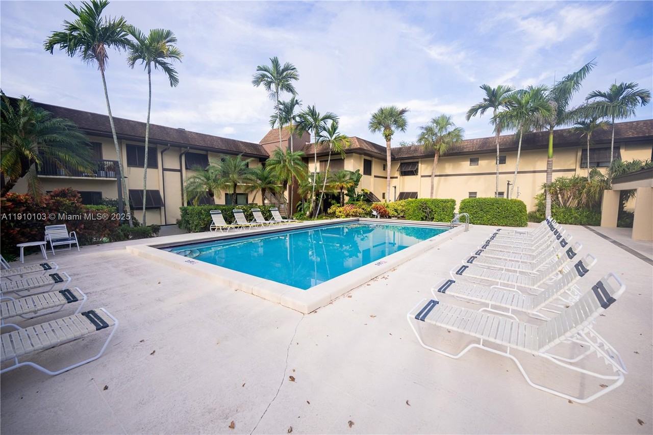 7965 Sw 86th St #7965-126 - Photo 4 of 10