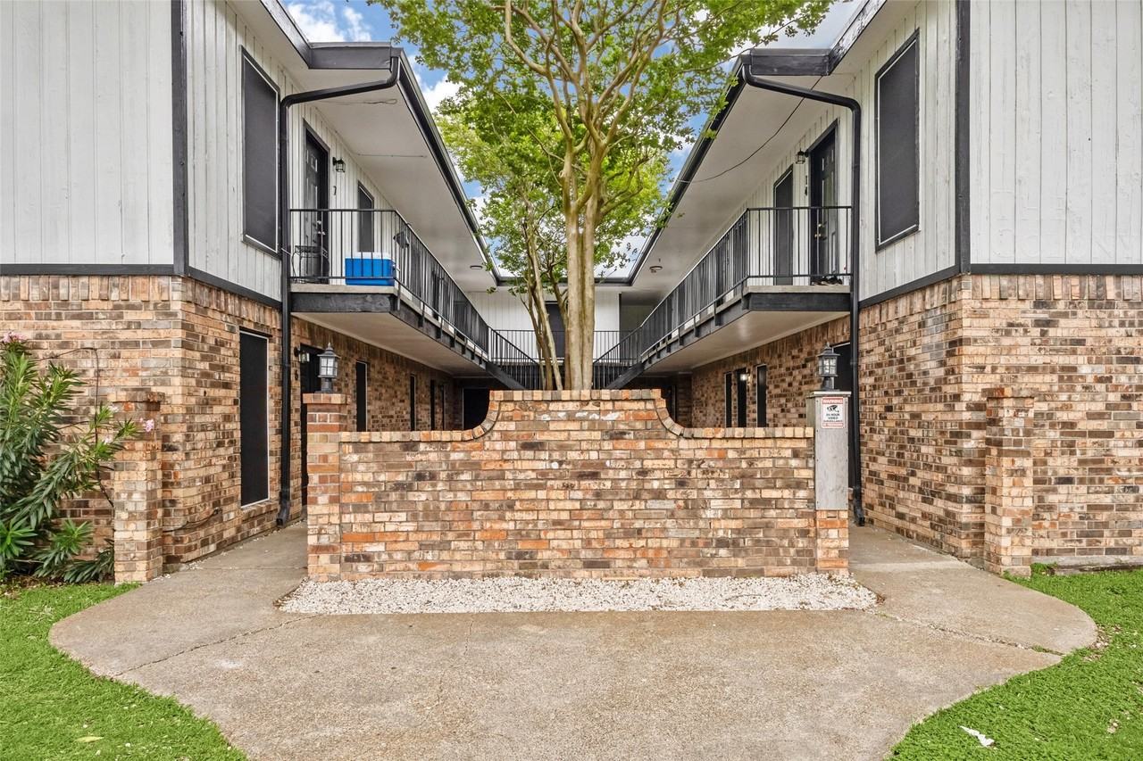 910 7th Ave N #910-5 - Photo 4 of 12