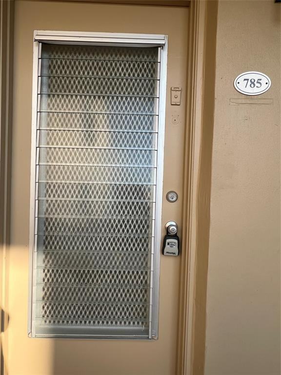 785 Burgundy St #785 - Photo 2 of 10