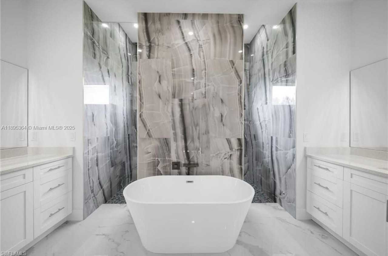 50 Northeast 4th Street #50-50