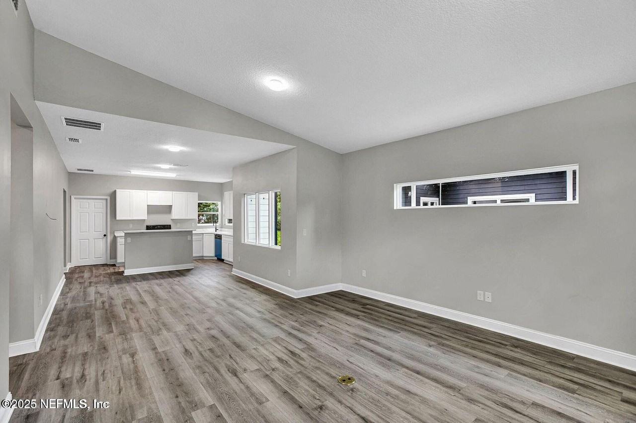 938 Alderside St #938 - Photo 7 of 14