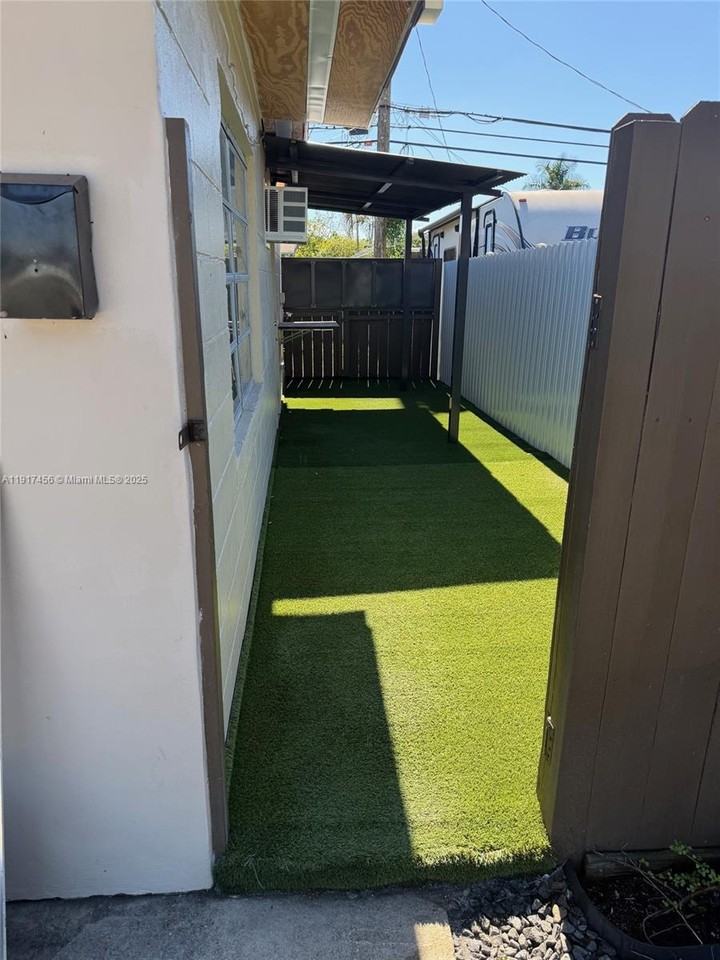 33055 Carol City #3840-3 - Photo 3 of 8