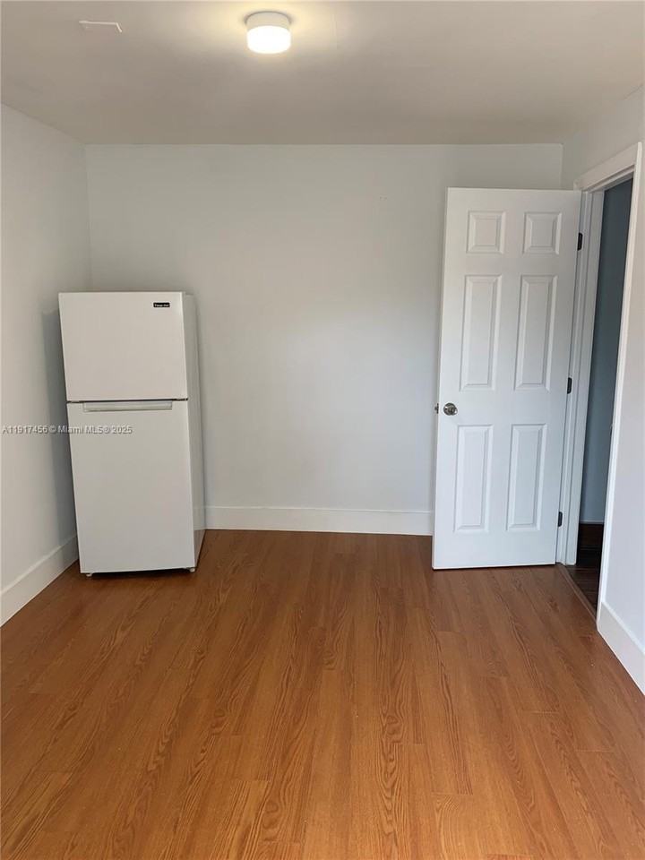 33055 Carol City #3840-3 - Photo 6 of 8