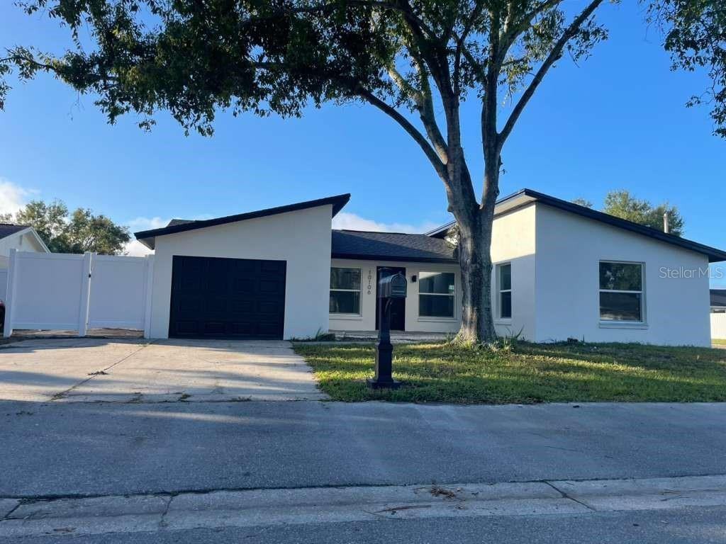 10106 Royal Acres Ct #10106 - Photo 2 of 27