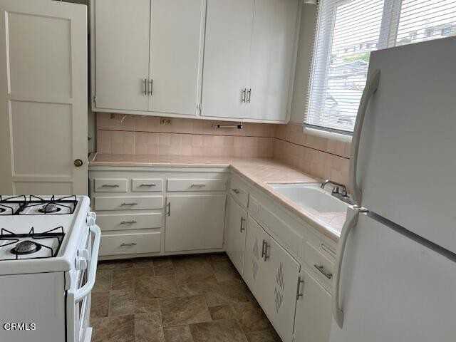 1010 Poli St #1010-3 - Photo 3 of 12