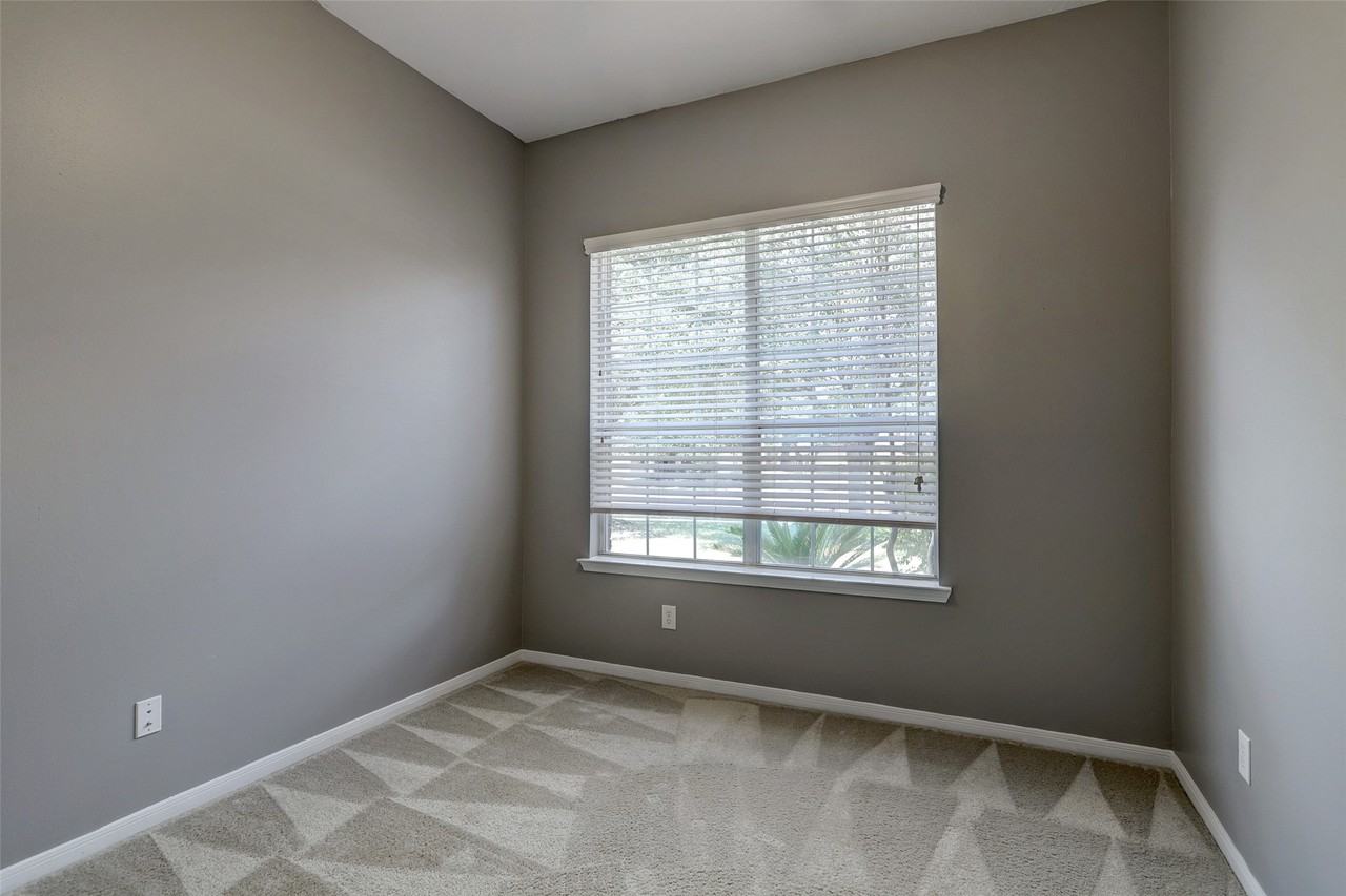 13834 Rolling River Ln #13834 - Photo 4 of 20