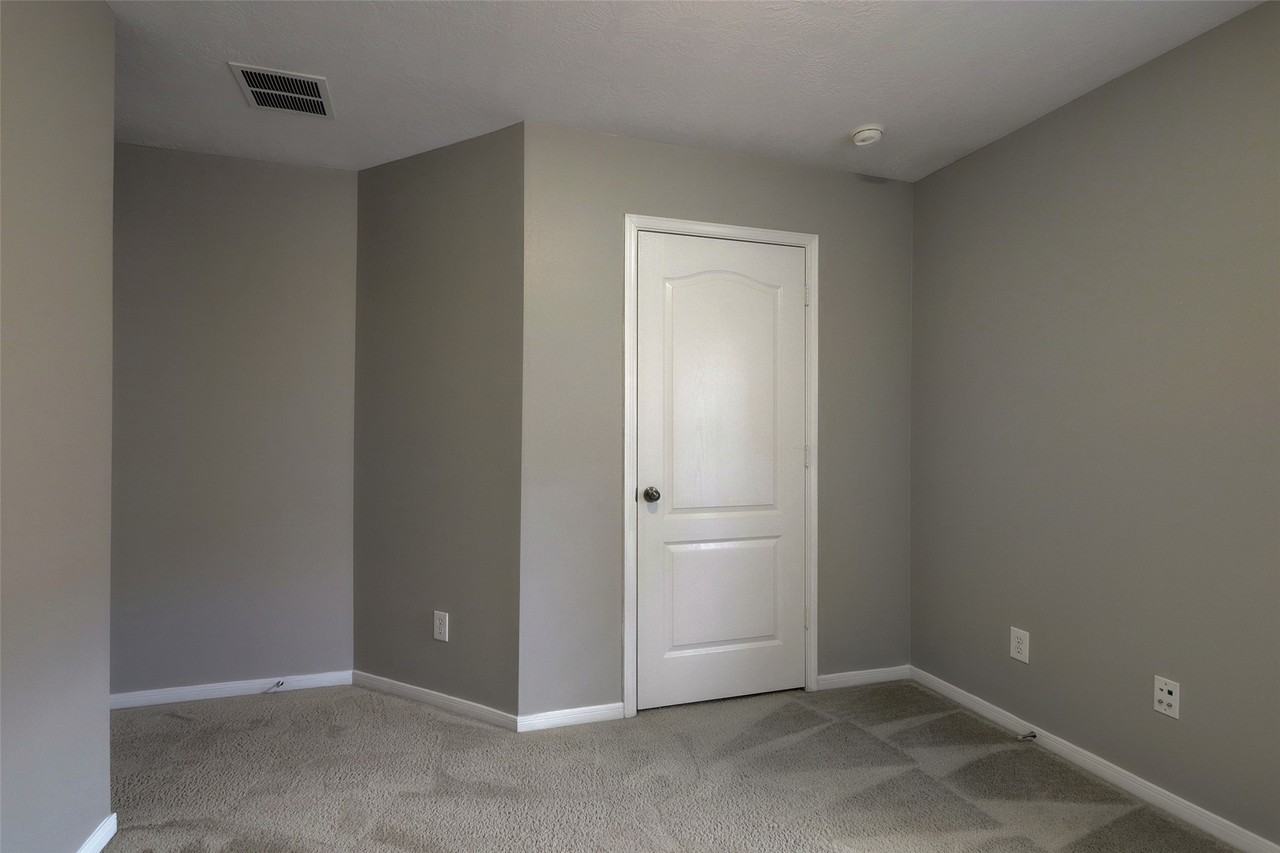 13834 Rolling River Ln #13834 - Photo 5 of 20