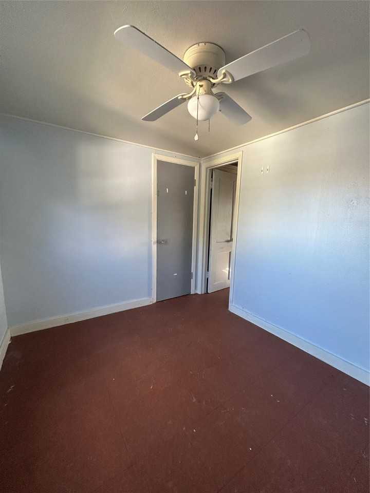 1901 N Avenue G #1901-1 - Photo 6 of 8