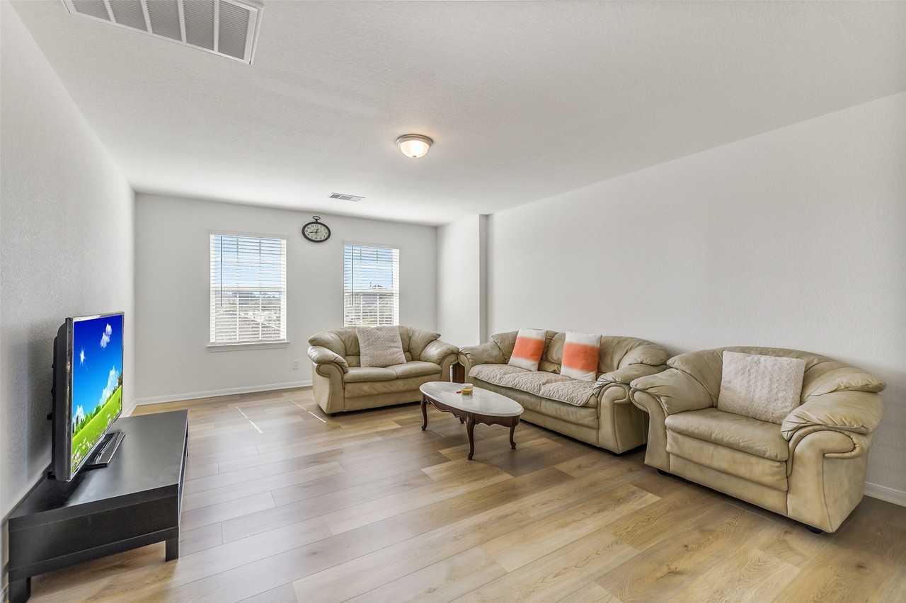 22222 Opa Glen Dr #22222 - Photo 3 of 30