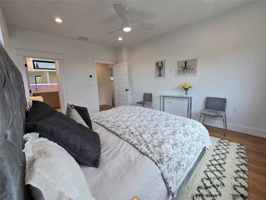 1112 West North Loop Boulevard #1112 - Photo 2 of 34