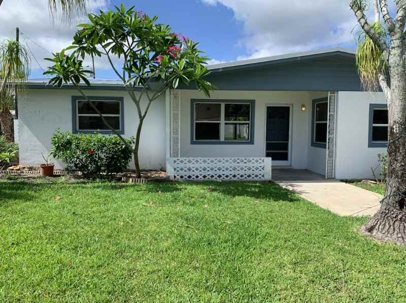 1642 Ne South St - Photo 3 of 39