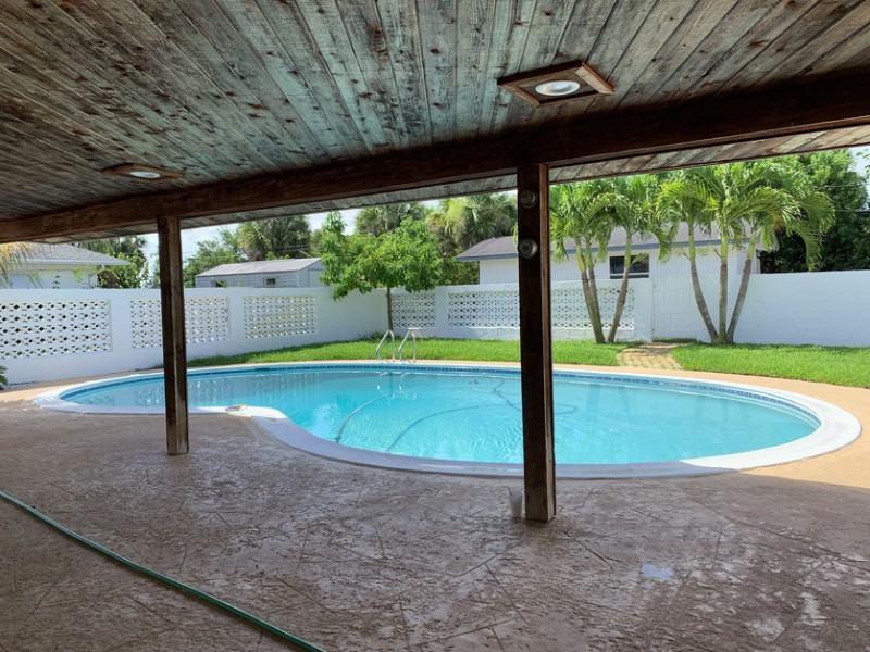 1642 Ne South St - Photo 6 of 39