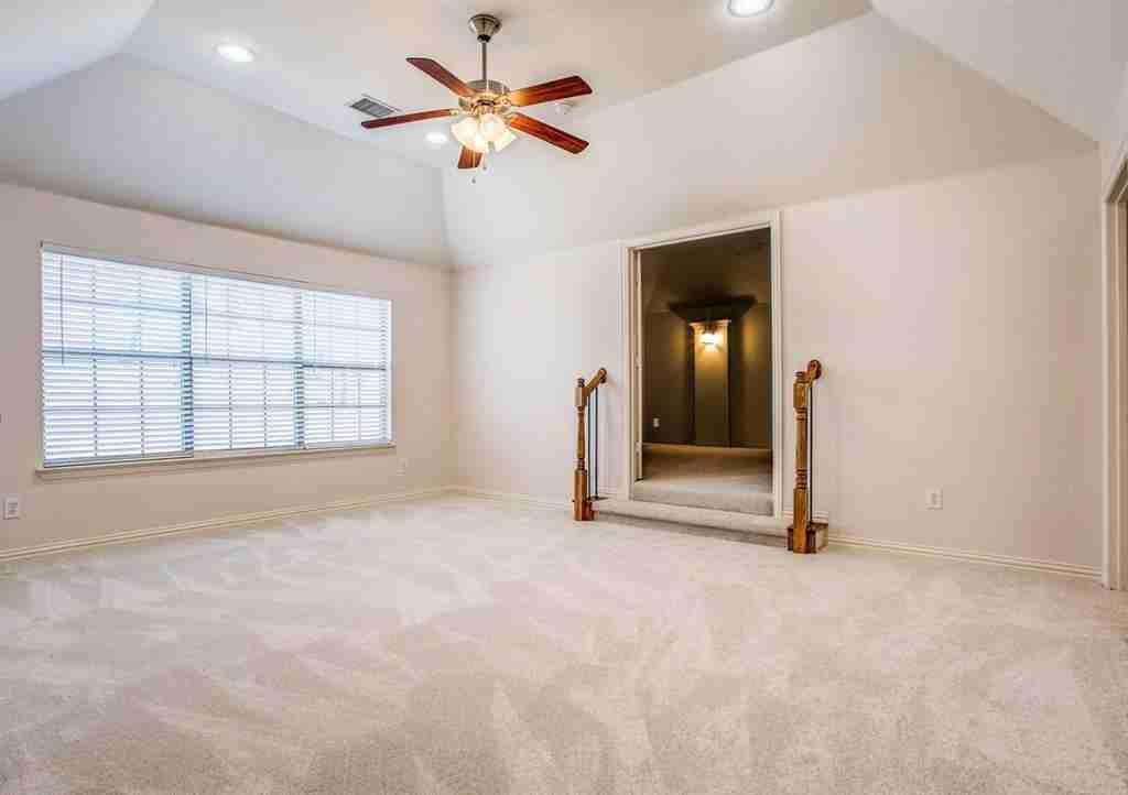 935 Crestmoor Dr #935 - Photo 6 of 24