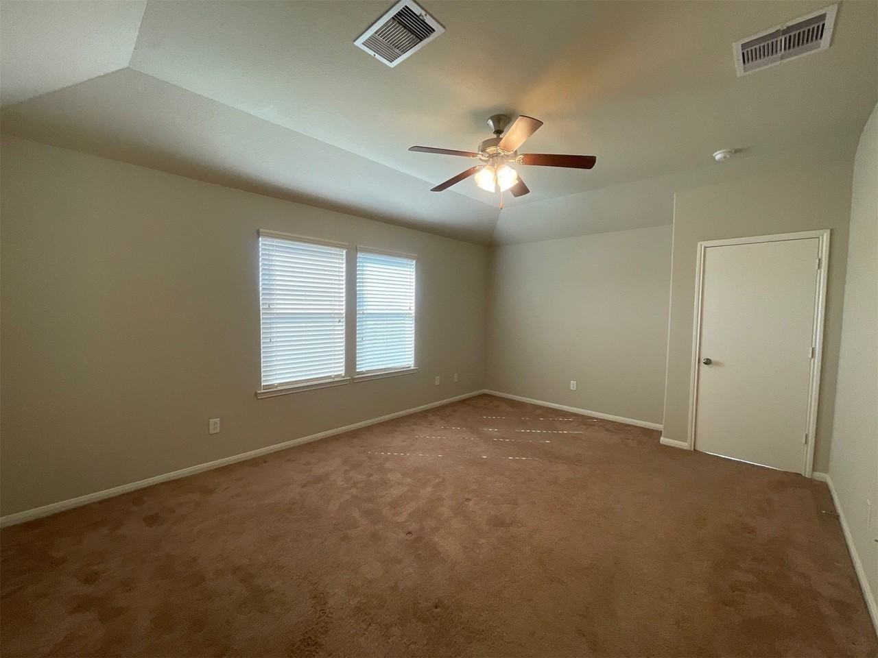 625 26th Ave N #625 - Photo 5 of 41