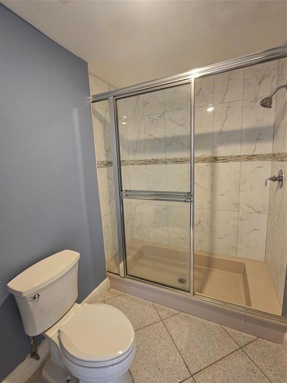633 Lake Point North Lane #633 - Photo 2 of 28