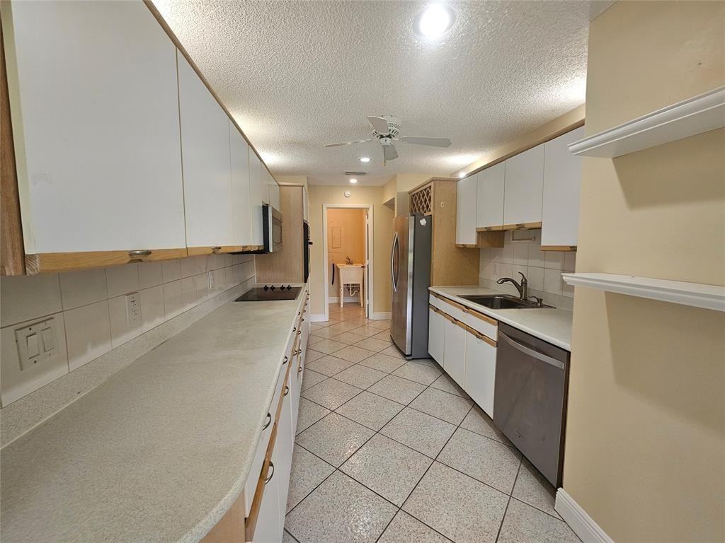 633 Lake Point North Lane #633 - Photo 3 of 28